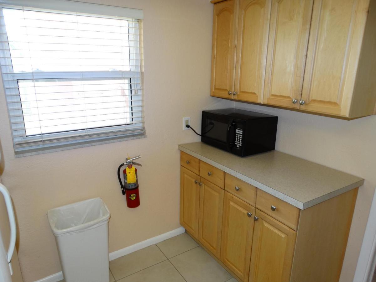 Spanish Main Unit 4- Direct Oceanfront Condo! Cocoa Beach Exterior photo